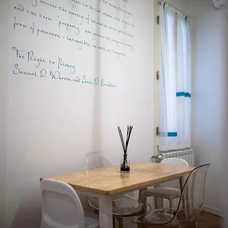 Privacy In - Your To Be Let Alone Apartment Venice